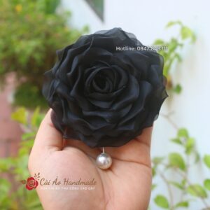 Hoa cài áo voan đen trâm ngọc