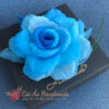 Hoa cài áo nhuộm xanh dương