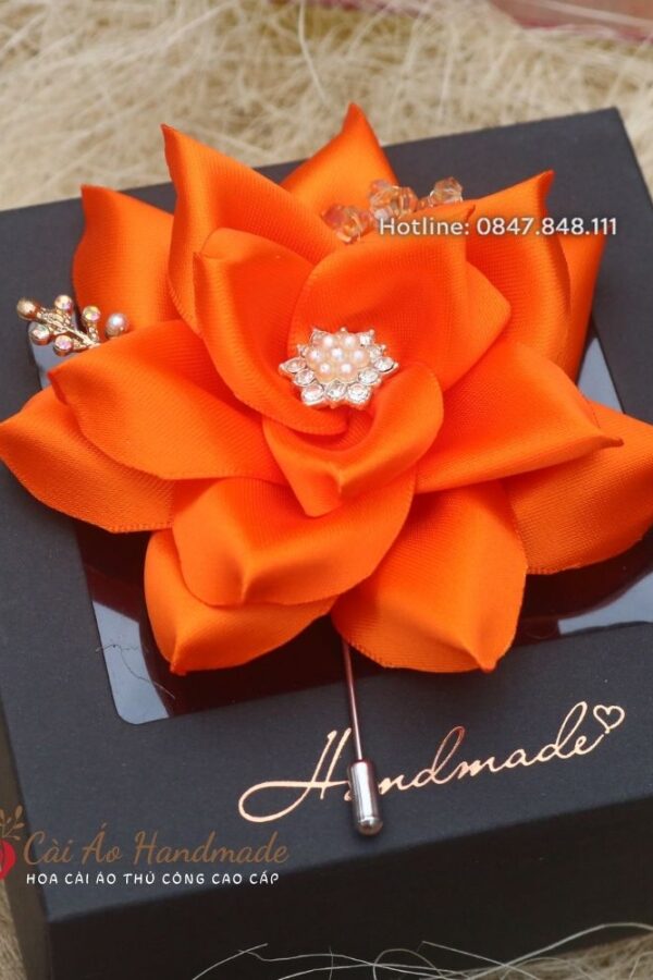 Hoa Cài Áo Ribbon Satin Cánh Nhọn 3 Hoa Cài Áo Màu Cam Satin