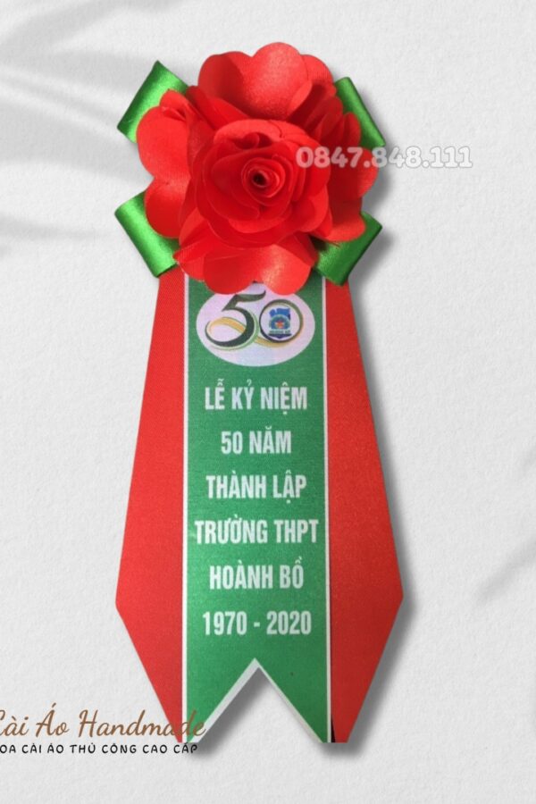 Hoa cài áo đại biểu in theo yêu cầu Hoa cài áo đại biểu in theo yêu cầu