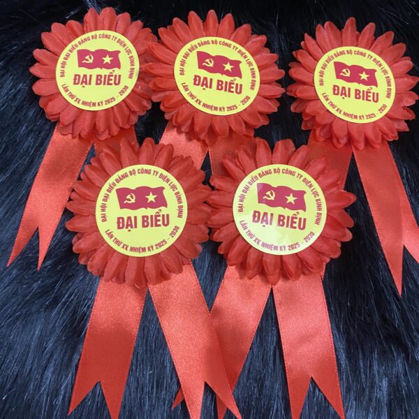 Hoa cài áo hội nghị in nhanh lấy ngay