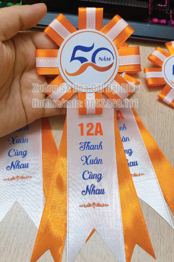 Hoa Cài Áo Kỷ Niệm 50 Năm
